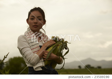 Agriculture Girls portrait 23589190