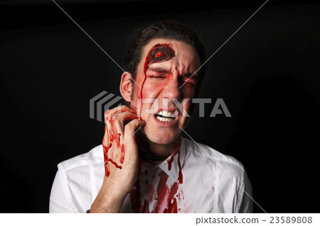 Psychopath with bloody scars Psychopath with bloody scars 23589808