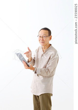 Senior to see tablet 23590025