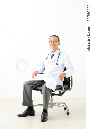 Doctor examination image 23590303