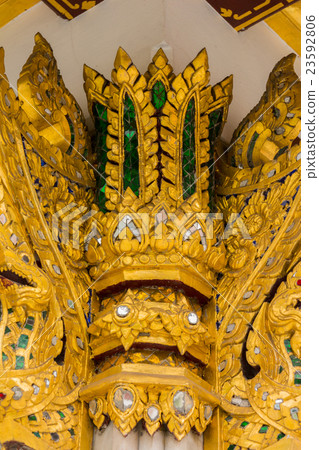 Wat Ratchanatdaram (Loha Prasat) 23592806