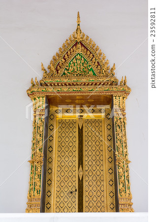 Wat Ratchanatdaram (Loha Prasat) 23592811