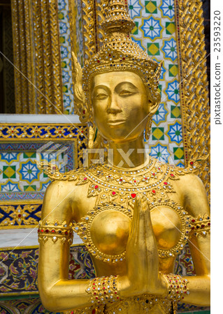 Wat Phra Kaew 23593220