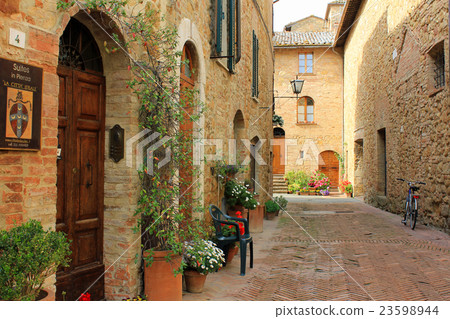 Tuscan village Italy 23598944