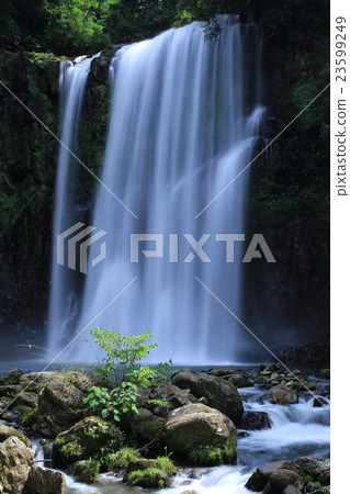 Sakura Falls I Sakura Falls I 23599249