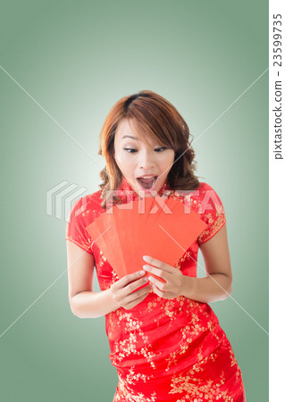 Chinese woman 23599735