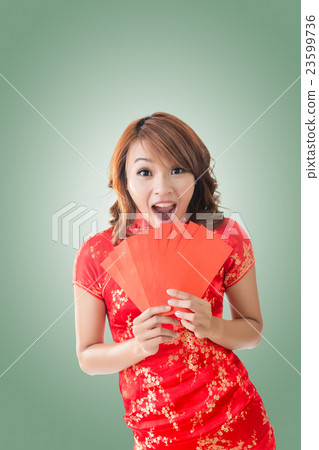 Chinese woman 23599736