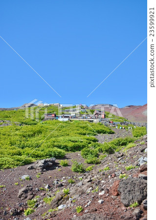 Look up at the mountaintop with the Yoshida route 23599921