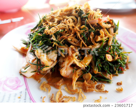 Salad leaves Suaeda maritima and shrimp Salad leaves Suaeda maritima and shrimp 23601717