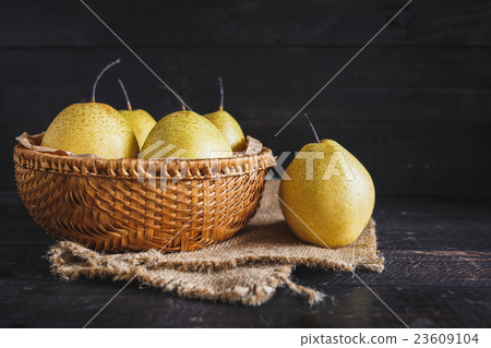 Pears 23609104
