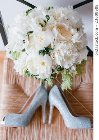 wedding shoes and bouquet of white Garden rose wedding shoes and bouquet of white Garden rose 23609988