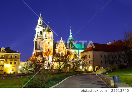 Wawel Castle in the evening in Krakow, Poland 23613740
