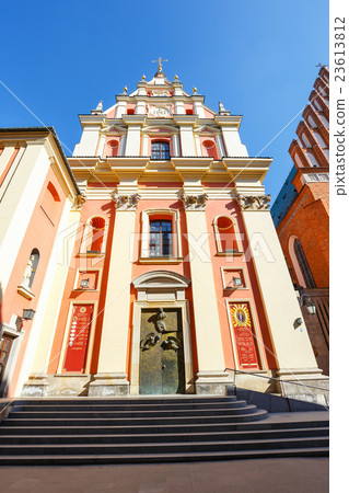 Old town square in Warsaw in a sunny day. Poland Old town square in Warsaw in a sunny day. Poland 23613812