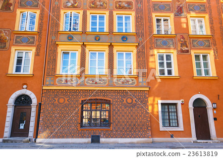 Old town square in Warsaw in a sunny day. Poland 23613819