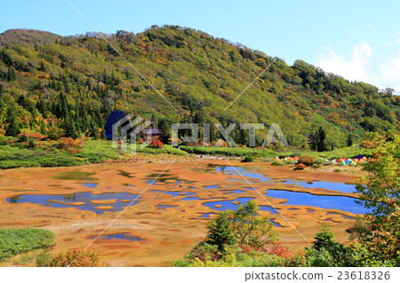 草秋葉的火焰狀山·Takaya Pond Hutte 23618326