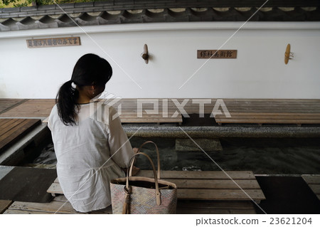 Foot of the Museum of Contemporary Art 23621204