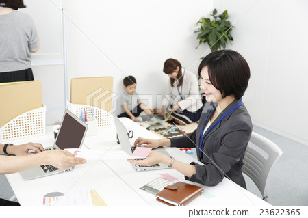 Child-rearing support Working mother-friendly company 23622365