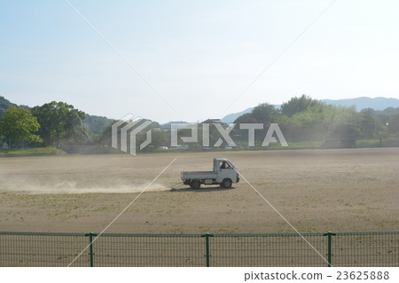 Light vehicles servicing ground 23625888