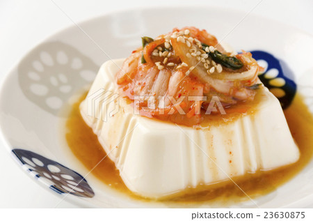 Putting cold and warm Kimchi Putting cold and warm Kimchi 23630875