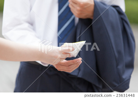 Distribution of tissues 23631448