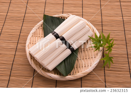麺 23632315