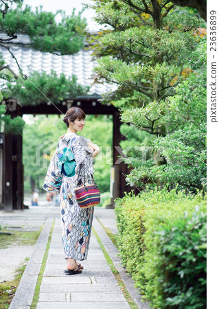 Yukata young lady 23636899