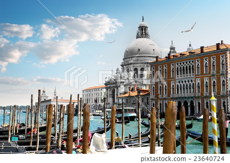 Basilica Santa Maria 23640724