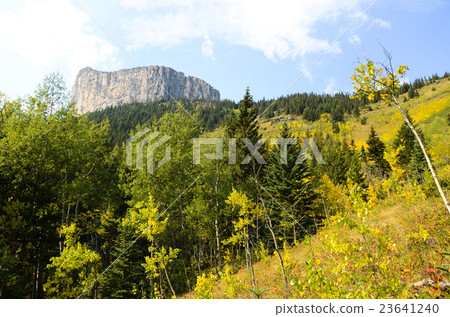 加拿大落基山脈秋天Yamunaska 加拿大落基山脈秋天Yamunaska 23641240