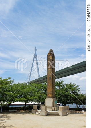 明治皇帝Wookie紀念碑和Tempozan Ohashi 明治皇帝Wookie紀念碑和Tempozan Ohashi 23648716