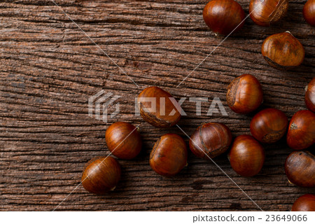 roasted chestnuts 23649066