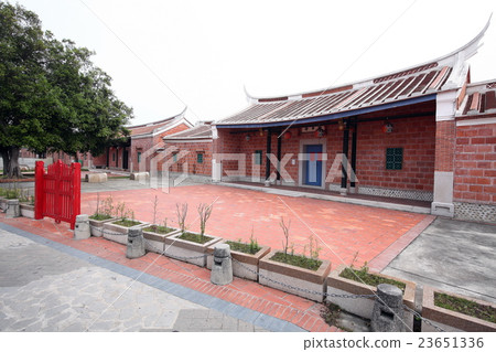 Wufeng Lin House 23651336