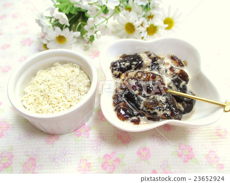 Coffee jelly with fried okara 23652924