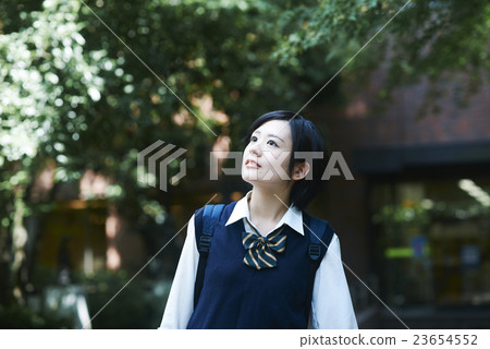 Female student who came to see the school 23654552