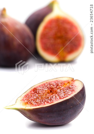 fresh figs 23654718