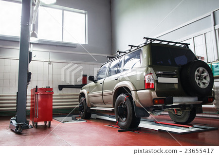 SUV wheel alignment at professional service 23655417