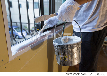 Housing interior paint image 23658172