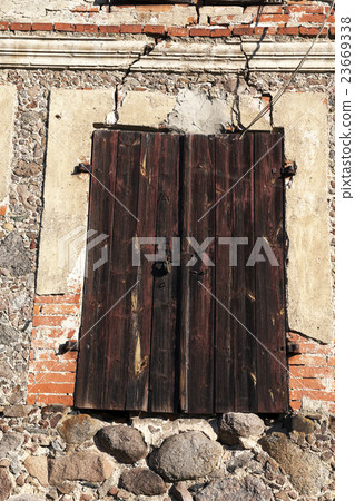 close-up of old building   23669338