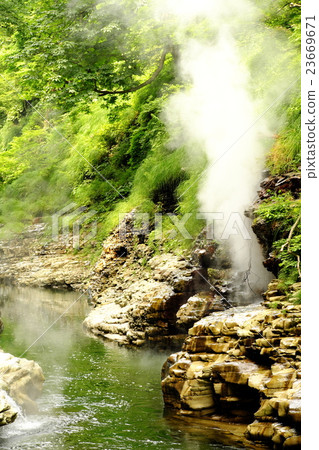 The plume of summer and the valley of the plume of Konoya Gorges 23669671