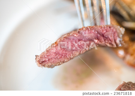 beef steak 23671818