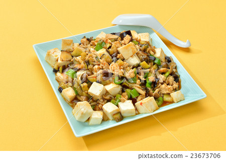原創的中國菜'Mamo Nasu + Mabo Tofu Mix'。 原創的中國菜'Mamo Nasu + Mabo Tofu Mix'。 23673706