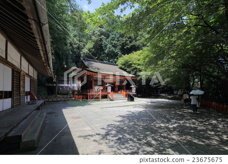 Shiramine Shrine along the approach road leading from Konomi Shrine's main shrine to Oku company 23675675