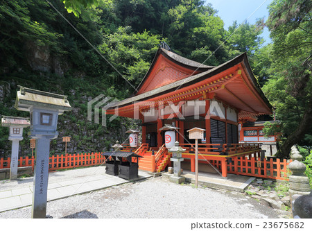 Mt. Elephant mountain, 1368 steps, Kento-Buraku shrine Okusha shrine and Tengu's surface is hanging Tengu rock 23675682