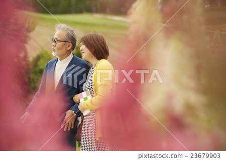 Couple trip Couple trip 23679903