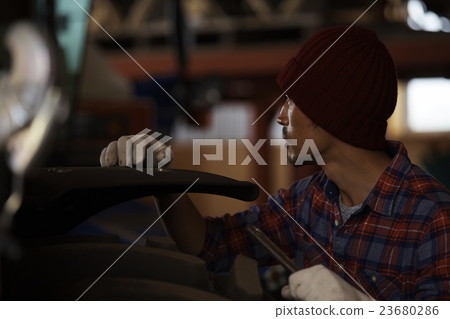 男子保養拖拉機 23680286