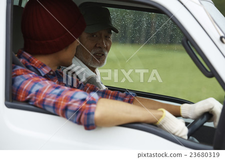 農場家庭開車 23680319