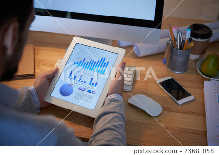 Business graph 23681058