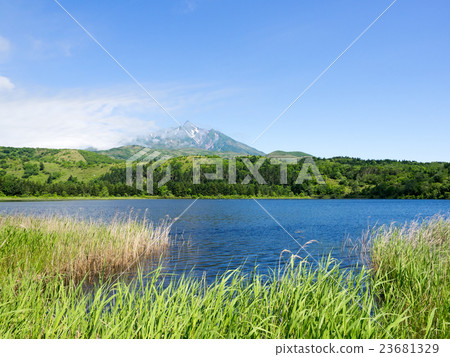 Rishirijima Otatomari Numazumi and Rishiri Fuji 23681329