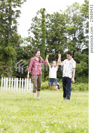 Parent and child 23689431