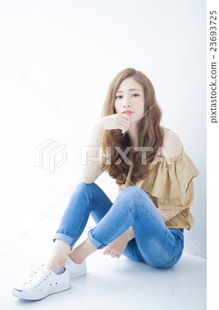 一個少婦的髮廊圖像 23693725