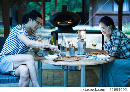 Couples Outdoor 23695603